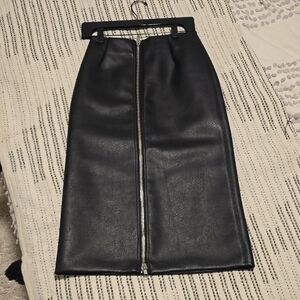 H&M Black Faux Leather Pencil Skirt with Center Front Silver Zip